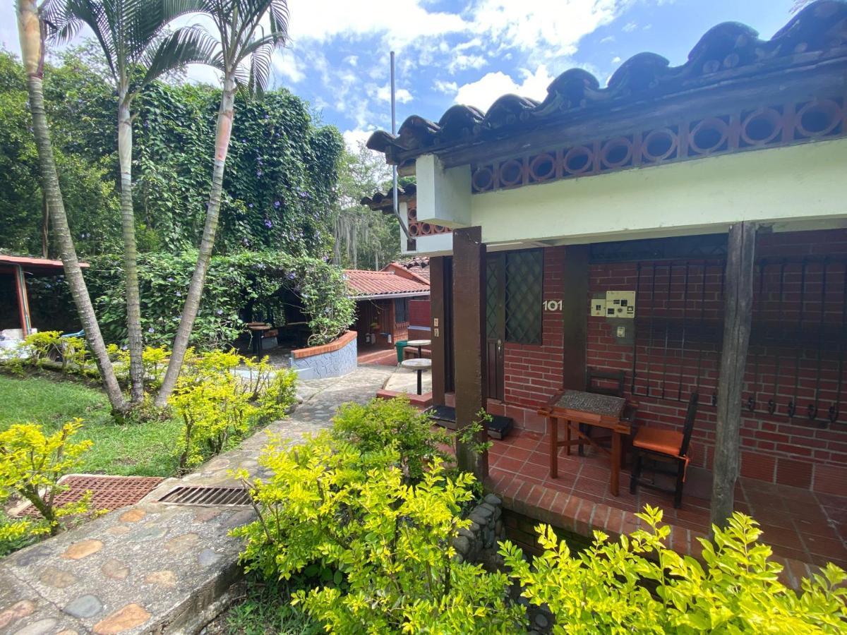 Finca Villa Chalet Del Rio Cali Farm Villa Chalet Cali River Esterno foto