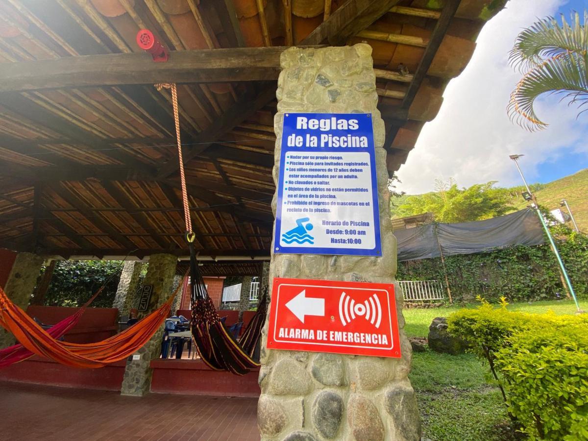 Finca Villa Chalet Del Rio Cali Farm Villa Chalet Cali River Esterno foto