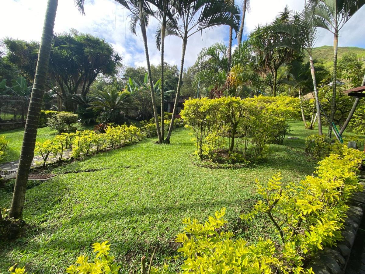 Finca Villa Chalet Del Rio Cali Farm Villa Chalet Cali River Esterno foto
