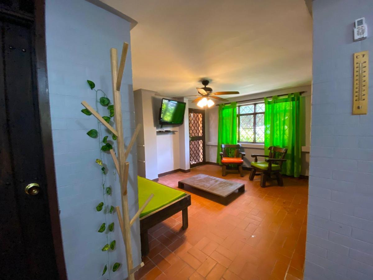 Finca Villa Chalet Del Rio Cali Farm Villa Chalet Cali River Esterno foto